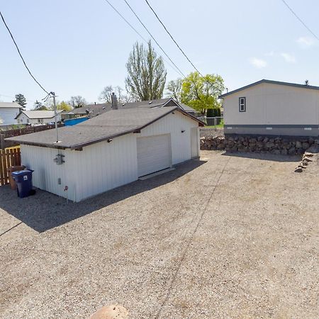 Cute And Cozy 3 Bed 2 Bath Home In North Spokane Extérieur photo
